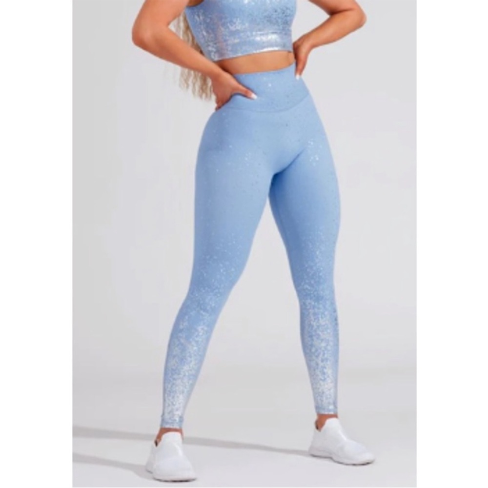 💕 NWOT BuffBunny Light Blue Ombre Sparkled High-Waist Leggings